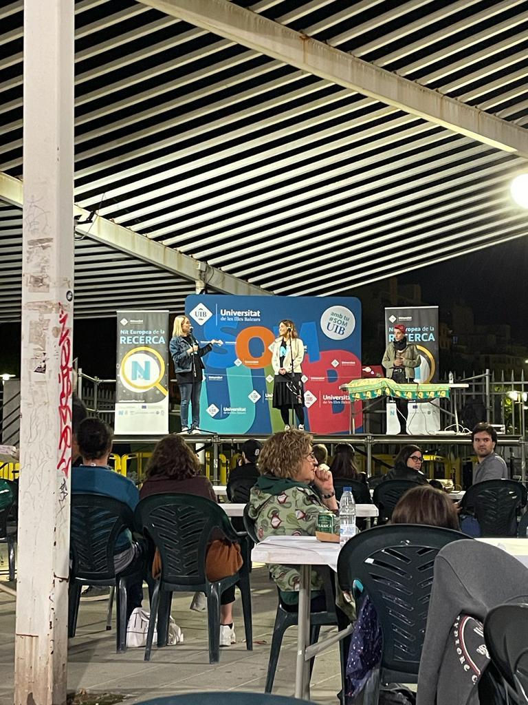 Elga Cremades i Isabel Crespí a la Nit Europea de la Recerca